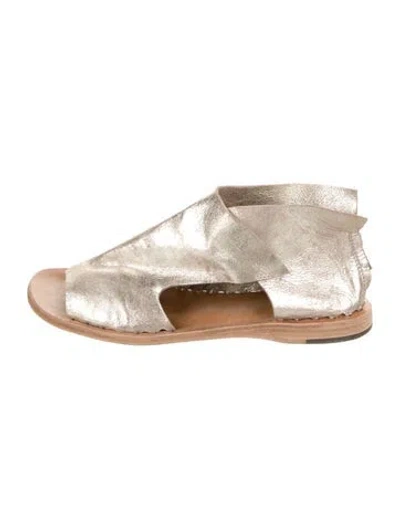 Pre-owned Officine Creative Leather T-strap Sandals In Gold