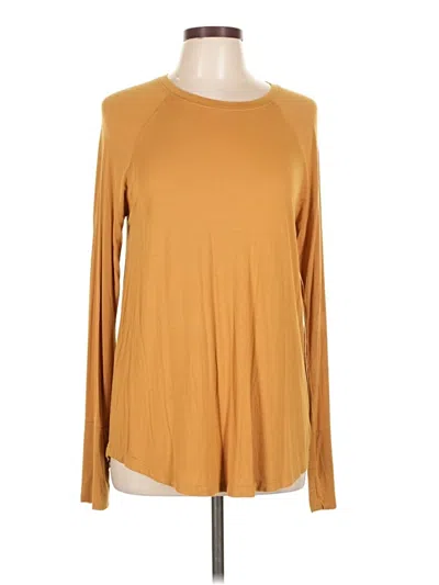 Pre-owned Offline By Aerie Long Sleeve T-shirt In Gold