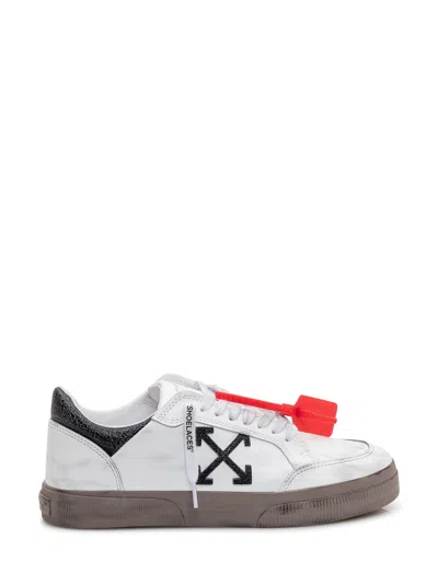 Off-white Vulcanic Low Sneakers