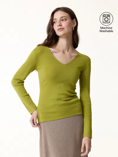 Oglmove The Everyday V-neck Merino-blend Sweater In Green