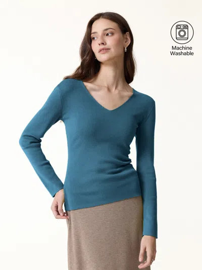 Oglmove The Everyday V-neck Merino-blend Sweater In Blue