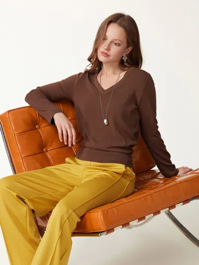 Oglmove V-neck Long Sleeve Banded Hem Top In Sweet Hazelnut