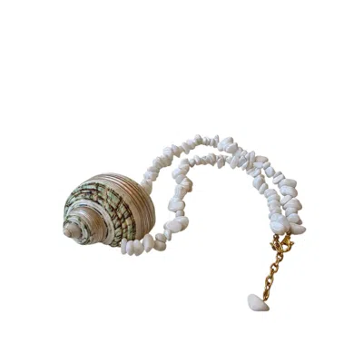 Ohsun Women's White / Green Aruba Shell Necklace In White/green