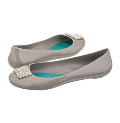 Oka-b Women's Victoria Ballet Flat In Dove In Grey
