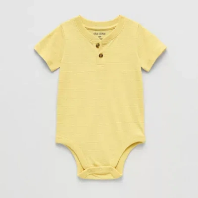 Okie Dokie Baby Boys Henley Neck Elbow Sleeve Bodysuit In Brown