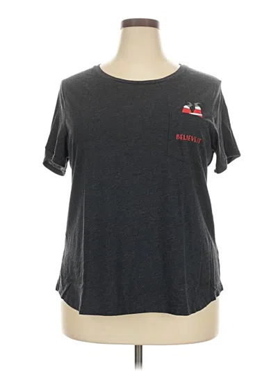 Pre-owned Old Navy Active T-shirt In Gray