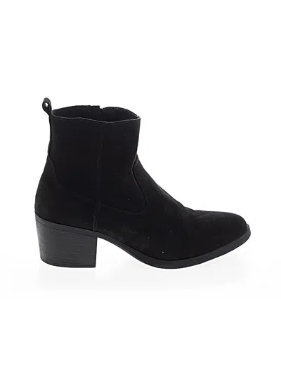 Pre-owned Old Navy Ankle Boots In Black