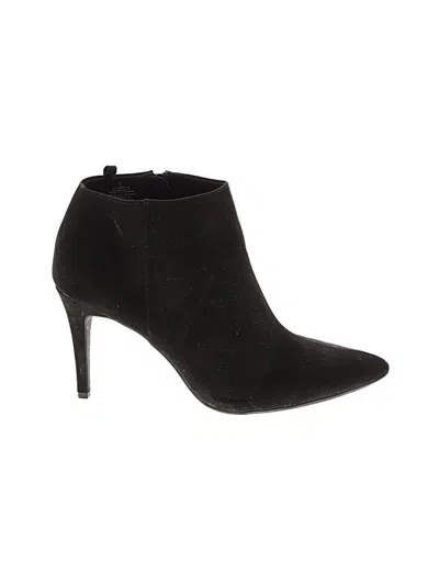Pre-owned Old Navy Ankle Boots In Black
