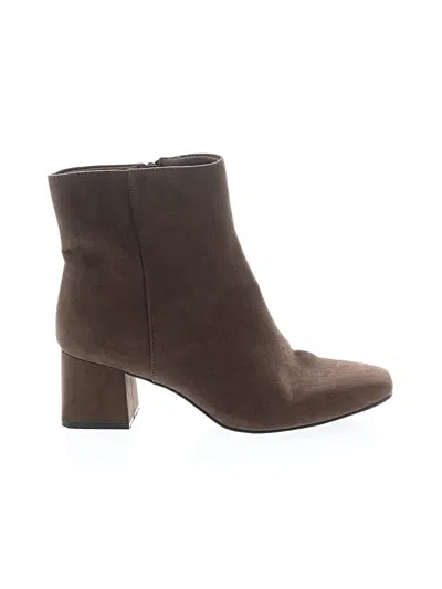 Pre-owned Old Navy Ankle Boots In Brown