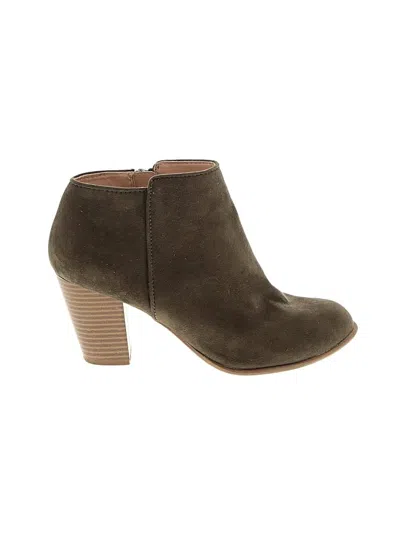 Pre-owned Old Navy Ankle Boots In Brown
