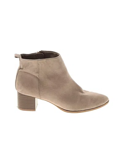 Pre-owned Old Navy Ankle Boots In Gray