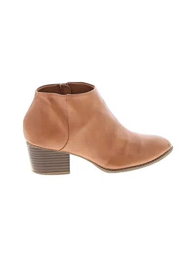 Pre-owned Old Navy Ankle Boots In Tan