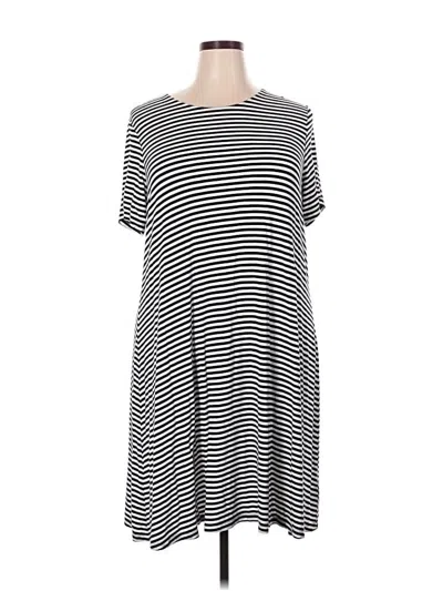 Pre-owned Old Navy Casual Dress In Black