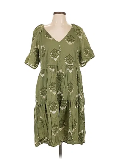 Pre-owned Old Navy Casual Dress In Green