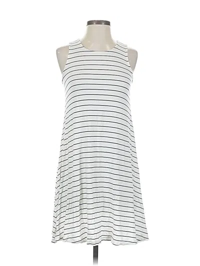 Pre-owned Old Navy Casual Dress In White