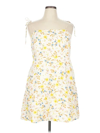 Pre-owned Old Navy Casual Dress In White