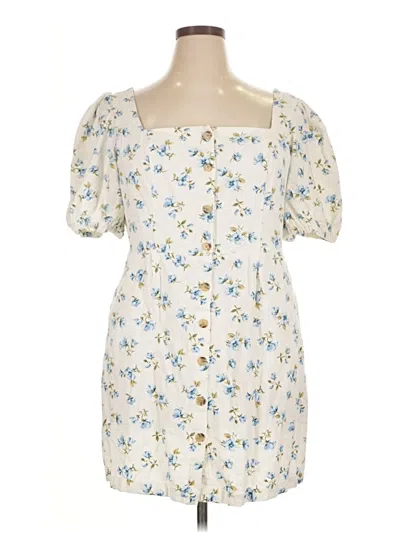 Pre-owned Old Navy Casual Dress In White