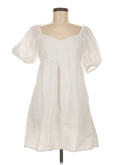 Pre-owned Old Navy Casual Dress In White