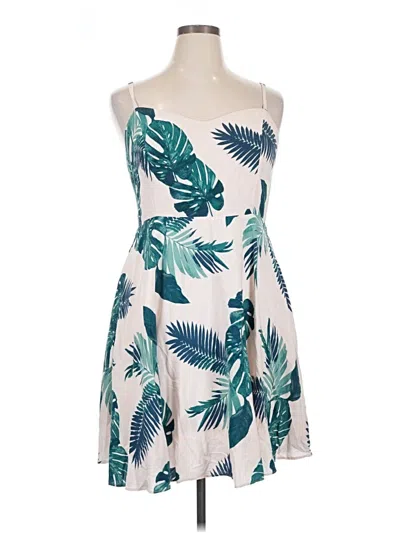 Pre-owned Old Navy Casual Dress In White