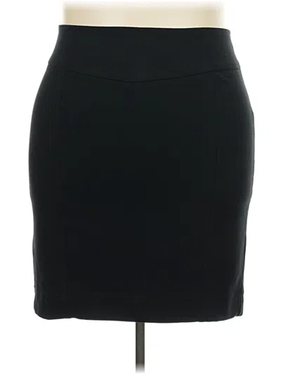 Pre-owned Old Navy Casual Skirt In Black