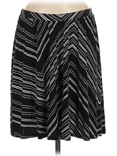 Pre-owned Old Navy Casual Skirt In Black