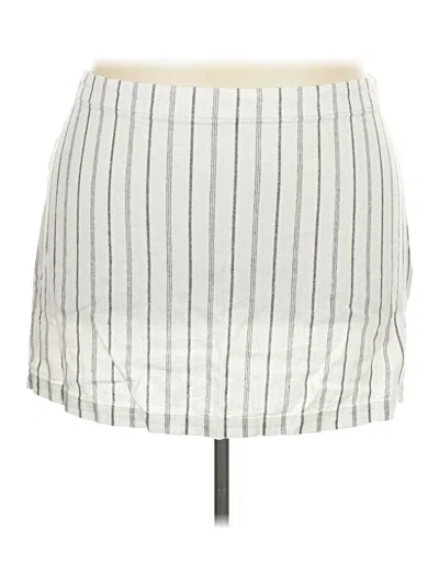 Pre-owned Old Navy Casual Skirt In White