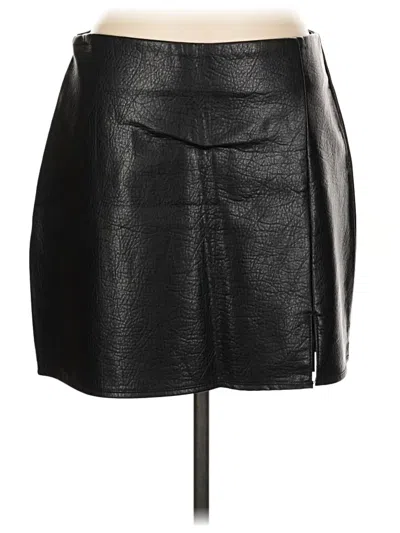 Pre-owned Old Navy Faux Leather Skirt In Black