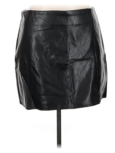 Pre-owned Old Navy Faux Leather Skirt In Black