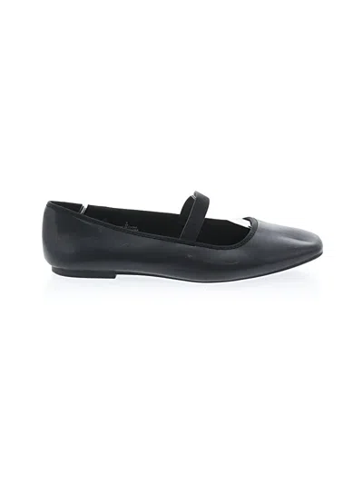 Pre-owned Old Navy Flats In Black