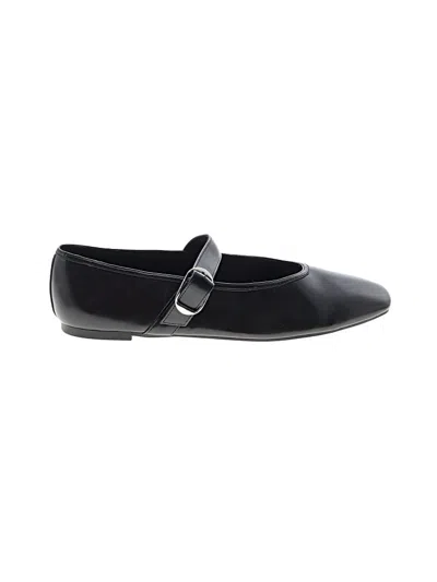 Pre-owned Old Navy Flats In Black