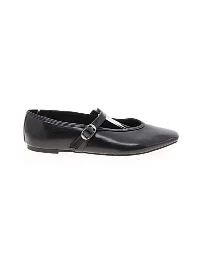 Pre-owned Old Navy Flats In Black