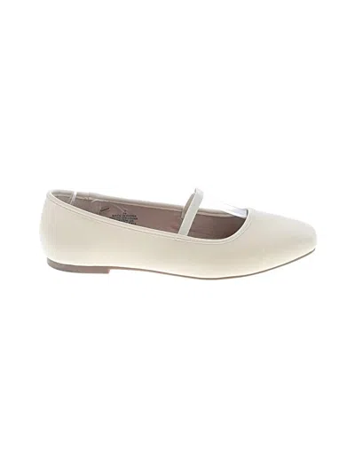 Pre-owned Old Navy Flats In Ivory