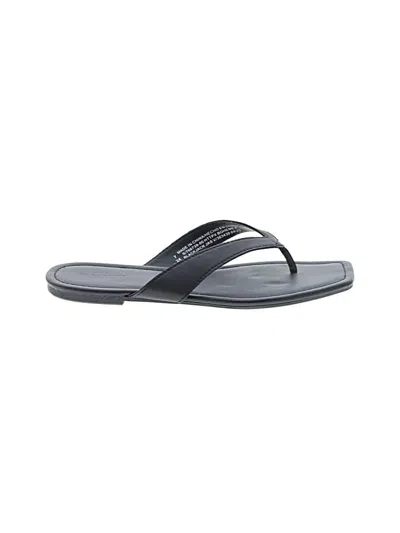 Pre-owned Old Navy Flip Flops In Black