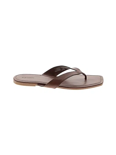Pre-owned Old Navy Flip Flops In Brown