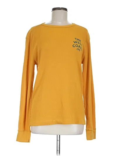 Pre-owned Old Navy Long Sleeve T-shirt In Gold