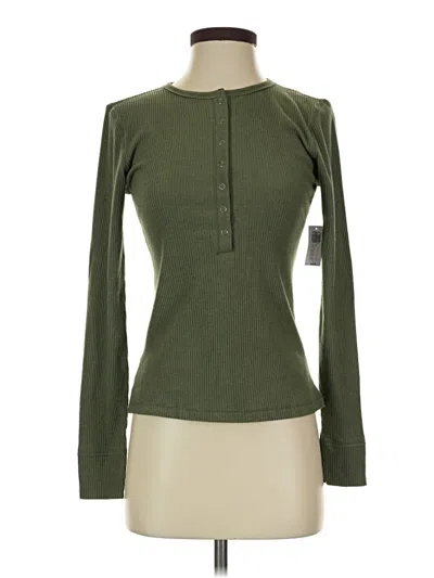 Old Navy Long Sleeve T-shirt In Green