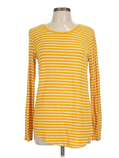 Pre-owned Old Navy Long Sleeve T-shirt In Yellow