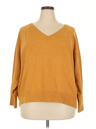 Pre-owned Old Navy Pullover Sweater In Gold