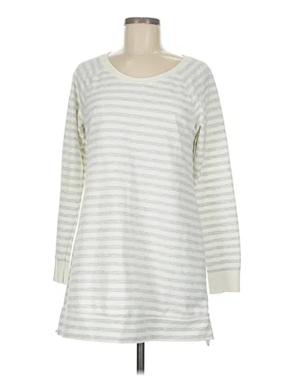 Pre-owned Old Navy Pullover Sweater In Silver