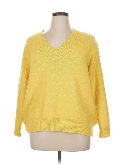 Pre-owned Old Navy Pullover Sweater In Yellow