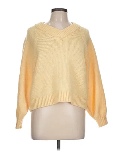 Pre-owned Old Navy Pullover Sweater In Yellow