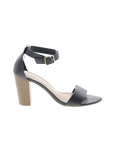 Pre-owned Old Navy Sandals In Black