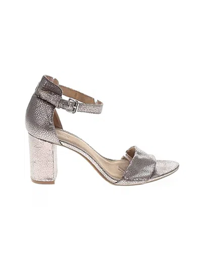 Pre-owned Old Navy Sandals In Gray