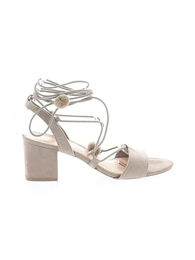 Pre-owned Old Navy Sandals In Gray