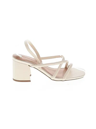 Pre-owned Old Navy Sandals In Ivory