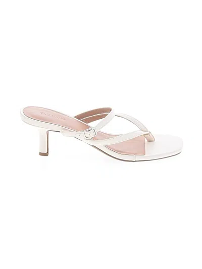 Pre-owned Old Navy Sandals In Ivory