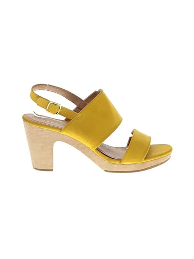 Pre-owned Old Navy Sandals In Yellow