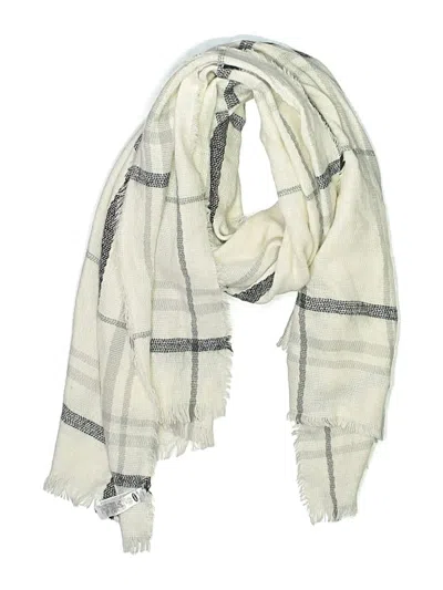 Pre-owned Old Navy Scarf In Ivory