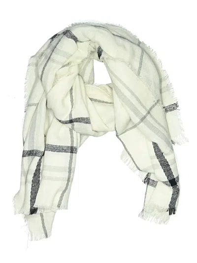 Pre-owned Old Navy Scarf In Ivory