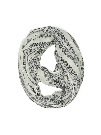 Pre-owned Old Navy Scarf In White